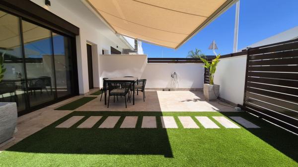 Chalet adosado en Avenida de la Ventas, 35, Zona Pueblo, Pilar de la Horadada thumbnail 2