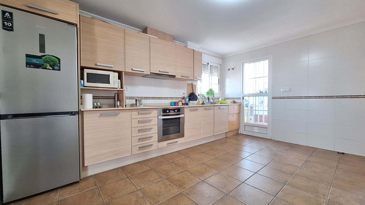 Properties for sale and rent in Spain photo 3