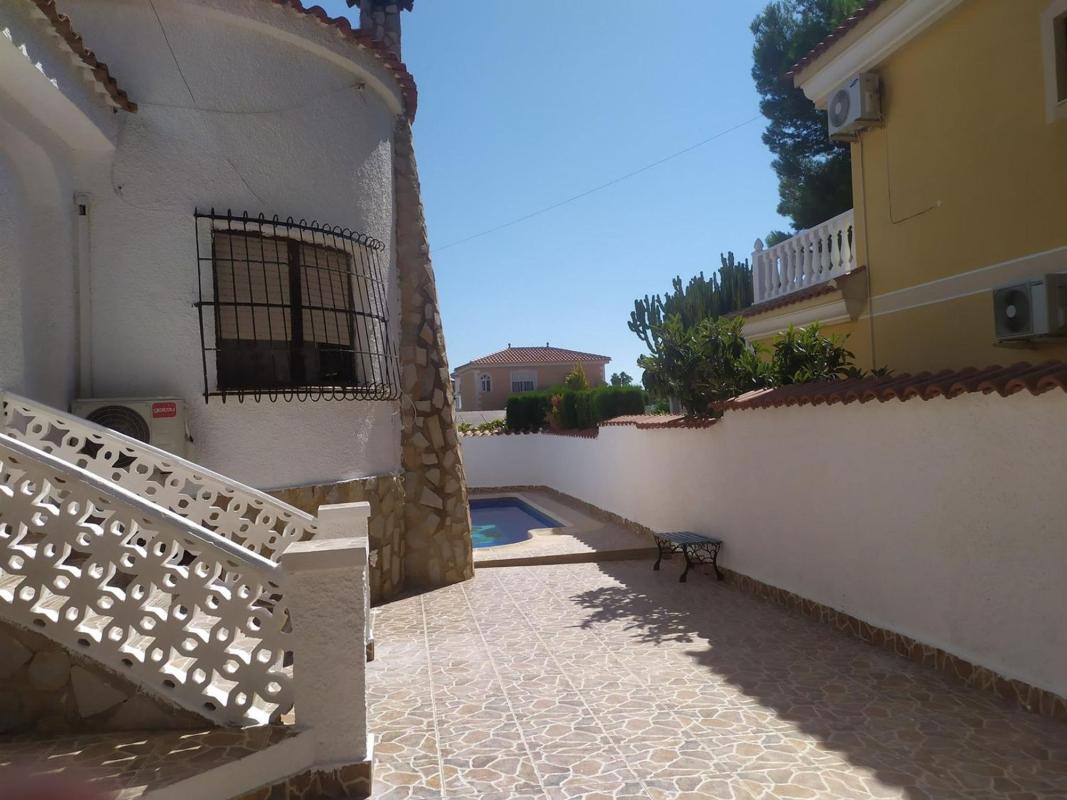 Propiedades en venta y alquiler en España photo 1