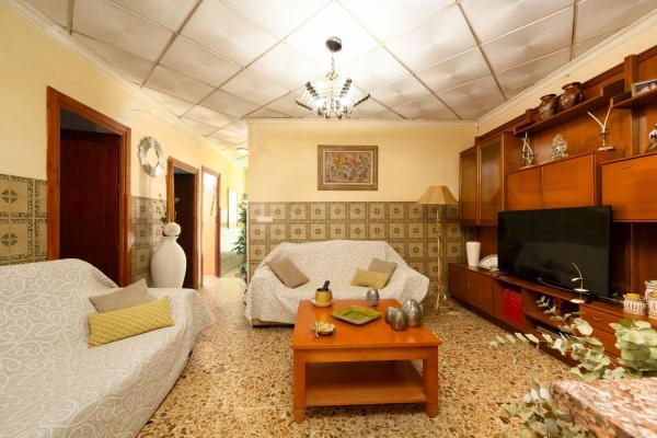 Chalet adosado en Avenida Carmen, Cox thumbnail 1
