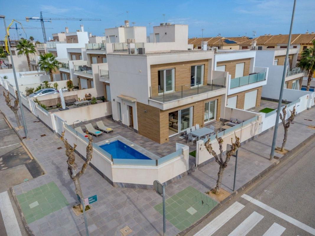 Продажа отдельного шале в  Casa o chalet en Calle Boyero s/n, Zona Pueblo, Pilar de la Horadada, Пилар де ла Орадада photo 2