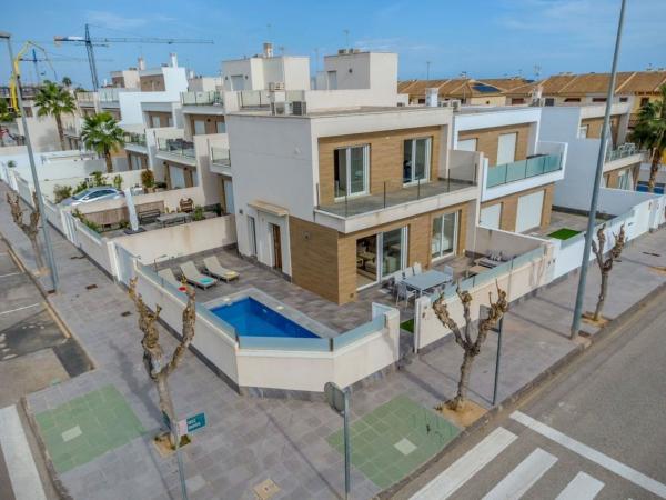 Частный шале на продаже в Casa o chalet en Zona Pueblo, Pilar de la Horadada, Пилар де ла Орадада thumbnail 2