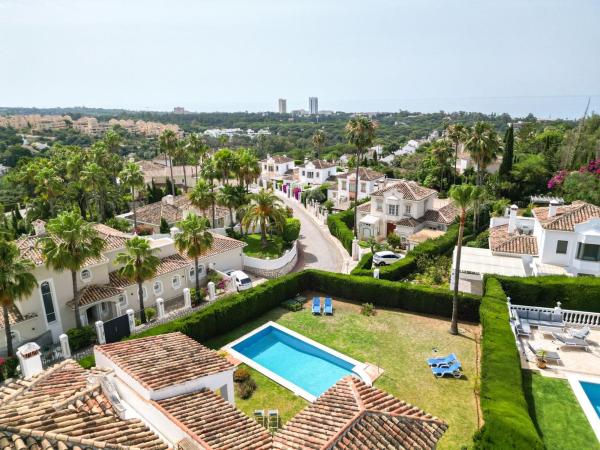 Casa o chalet independiente en Green Hills - Las Cumbres de Elviria, Marbella thumbnail 2