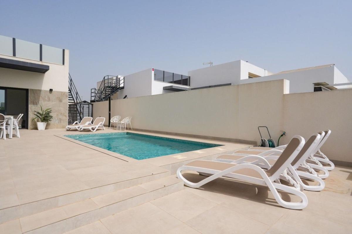 Properties for sale and rent in Spain photo 3