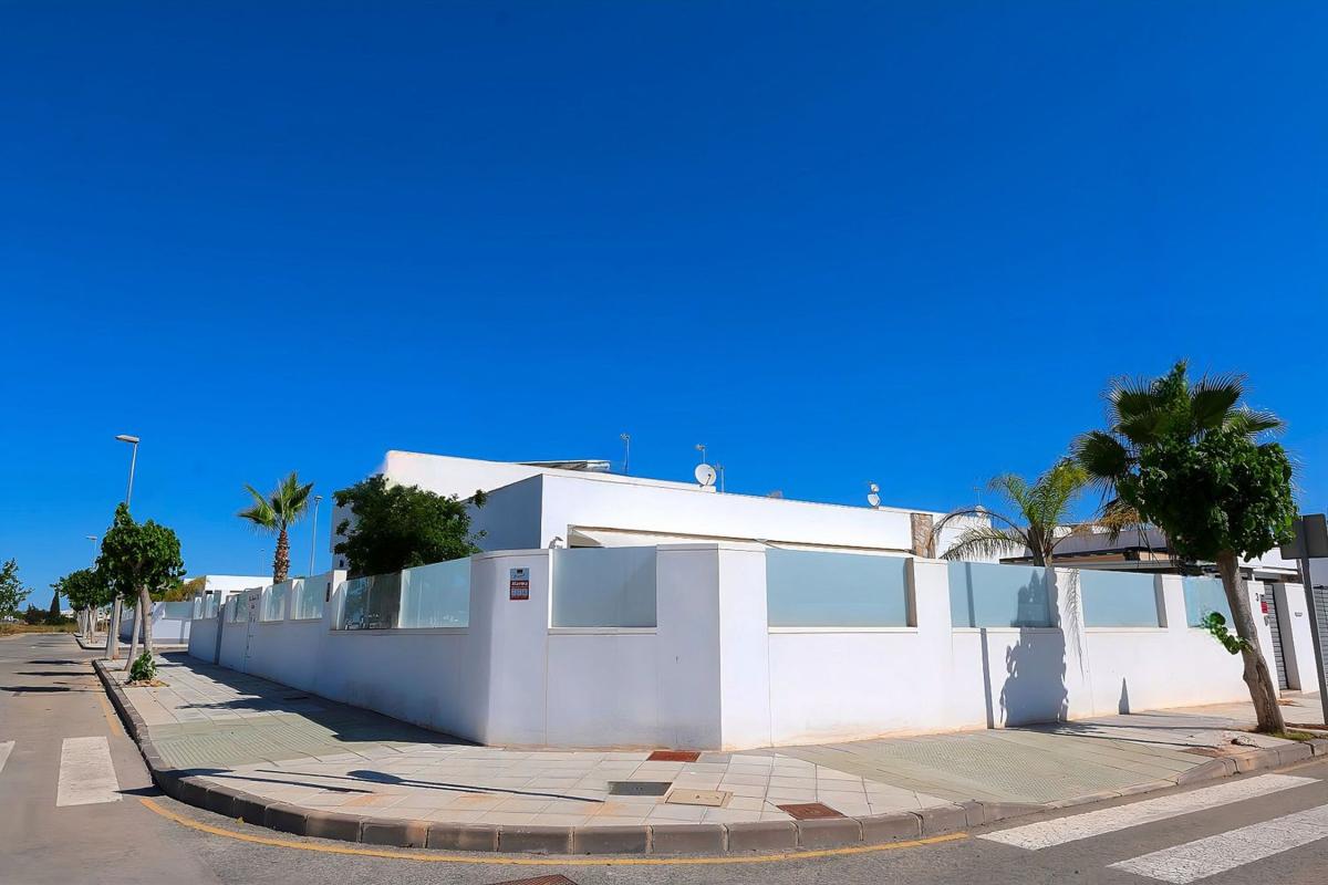 Properties for sale and rent in Spain photo 3