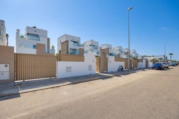 Casa o chalet independiente en Calle Manuel Ferrández, 35, Urbanizaciones, Guardamar del Segura photo 2