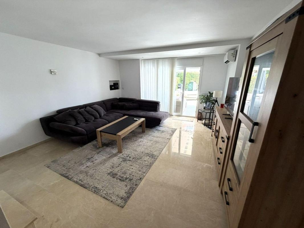 Venta de piso en Piso en Calle Benavista, Paraiso-Barronal, Estepona, Estepona
 photo 3
