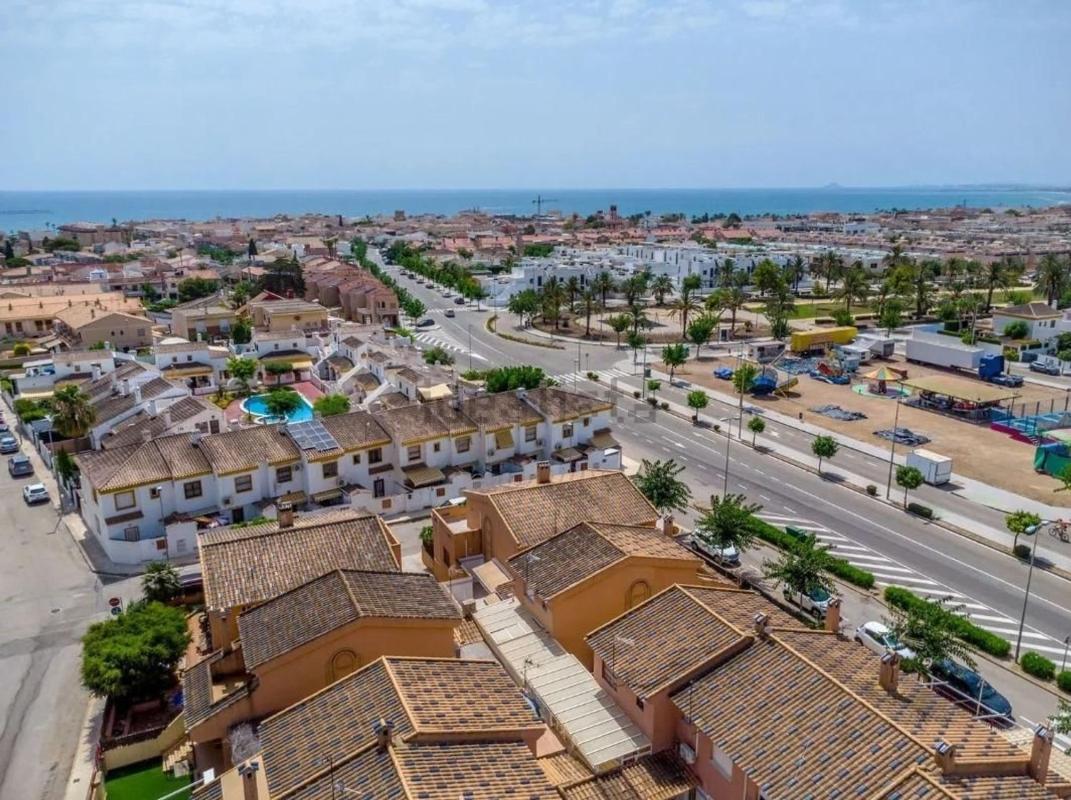 Продажа таунхауса в Chalet adosado en Pueblo Latino, Pilar de la Horadada , Пилар де ла Орадада photo 4