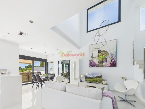 Частный шале на продаже в  Casa o chalet en Avenida Severiano Ballesteros, Pinar de Campoverde, Pilar de la Horadada, Пилар де ла Орадада photo 4