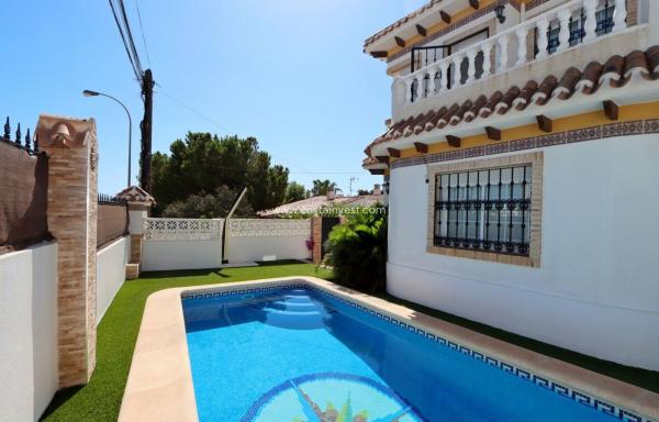 Casa o chalet independiente en Avenida Torreblanca, 5, Torreblanca, Torrevieja photo 4