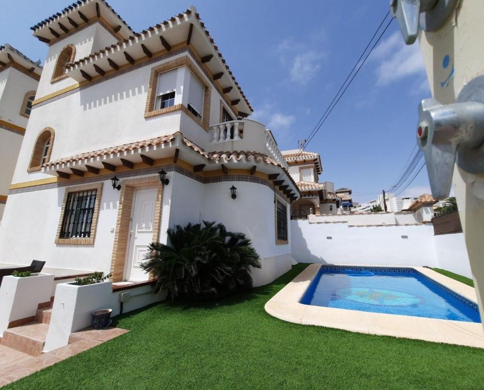 Properties for sale and rent in Spain photo 5