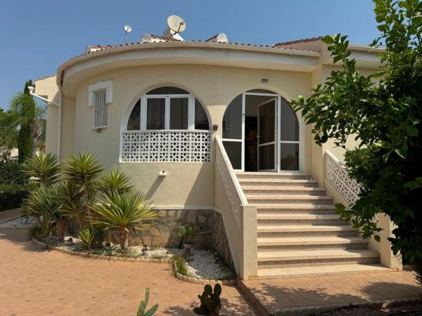 Independent chalet for sale in Casa o chalet en Doña Pepa, Rojales, Rojales
thumbnail 1