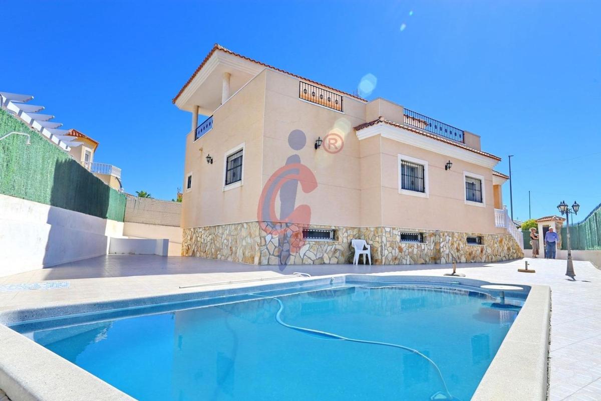 Properties for sale and rent in Spain photo 2