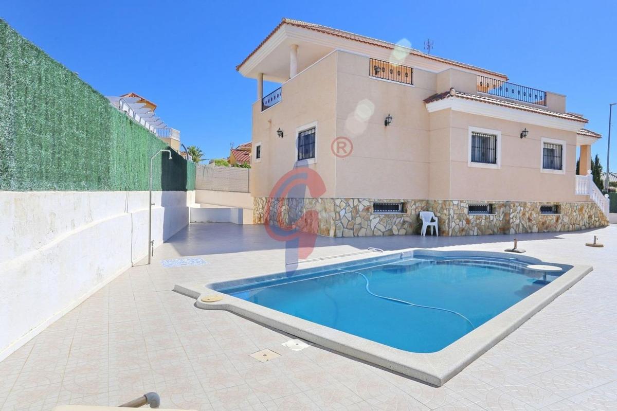 Properties for sale and rent in Spain photo 4