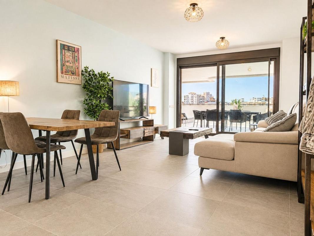 Venta de piso en Piso en Hungria, Huerta Nueva, Estepona, Estepona
photo 3