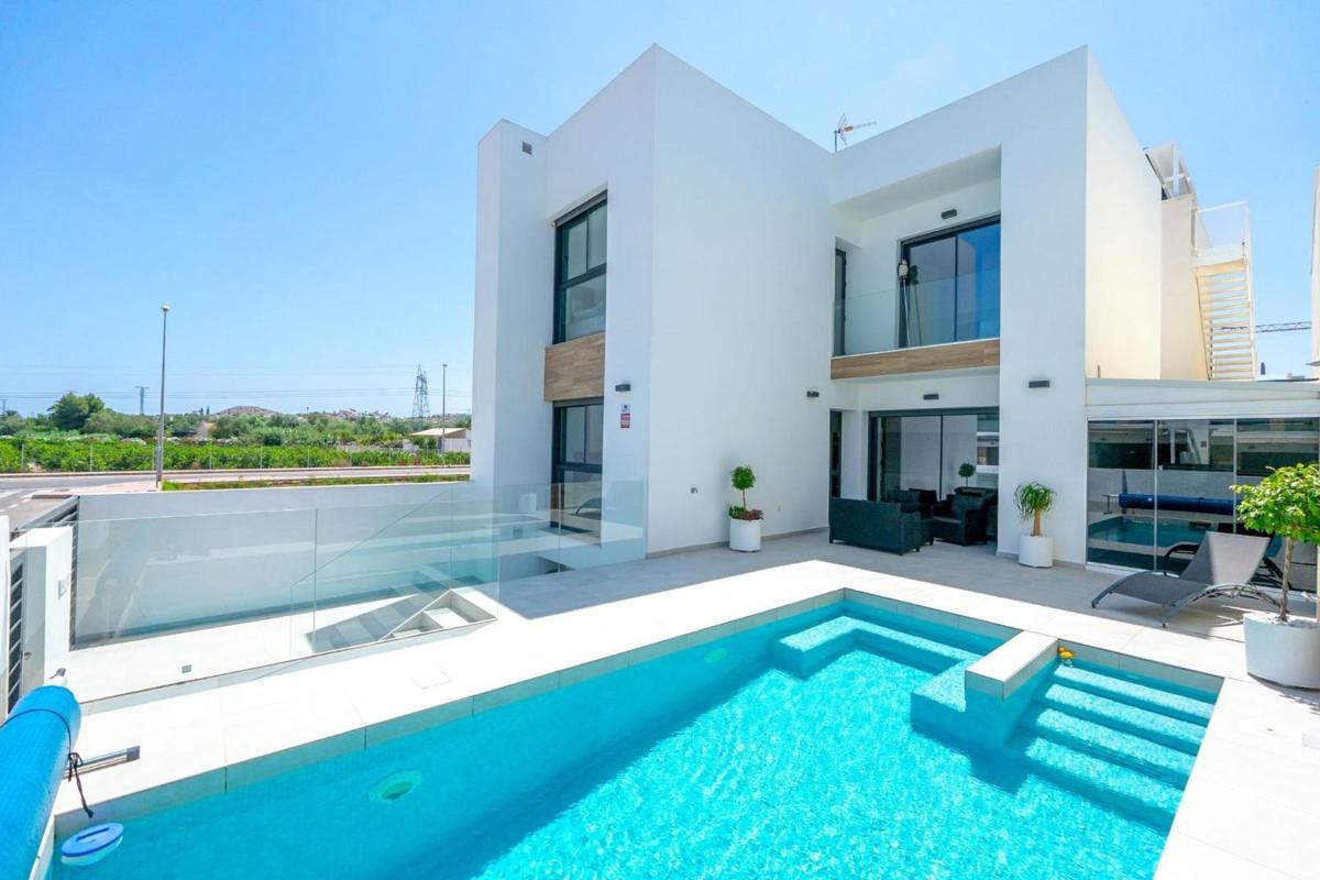 Properties for sale and rent in Spain photo 1