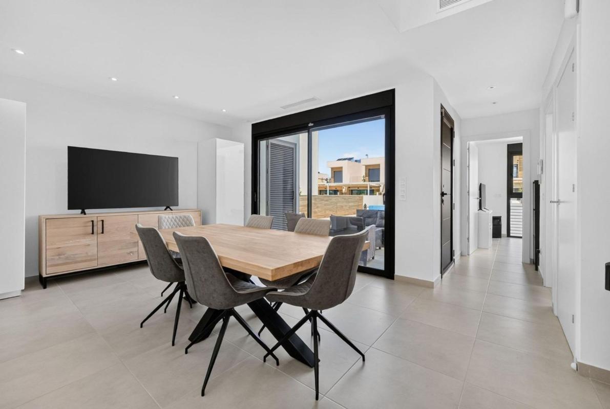 Properties for sale and rent in Spain photo 3