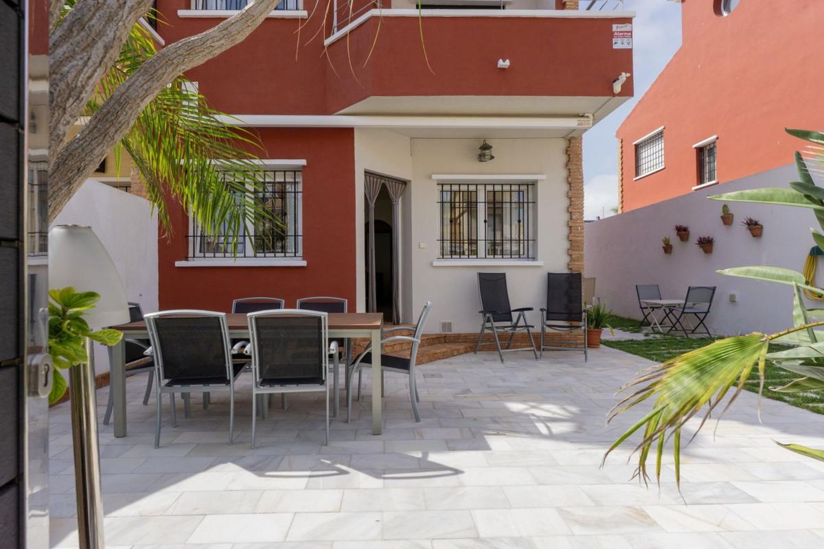 Продажа таунхауса в Chalet adosado en Calle Margarita Mojón, El Mojón, Pilar de la Horadada , Пилар де ла Орадада photo 3