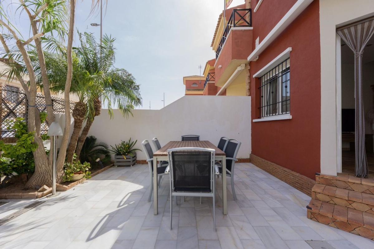 Продажа таунхауса в Chalet adosado en Calle Margarita Mojón, El Mojón, Pilar de la Horadada , Пилар де ла Орадада photo 4