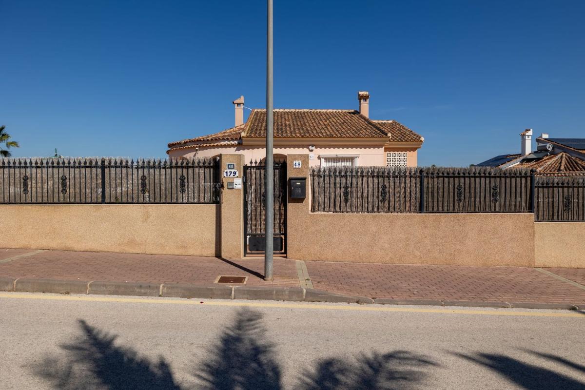 Properties for sale and rent in Spain photo 2
