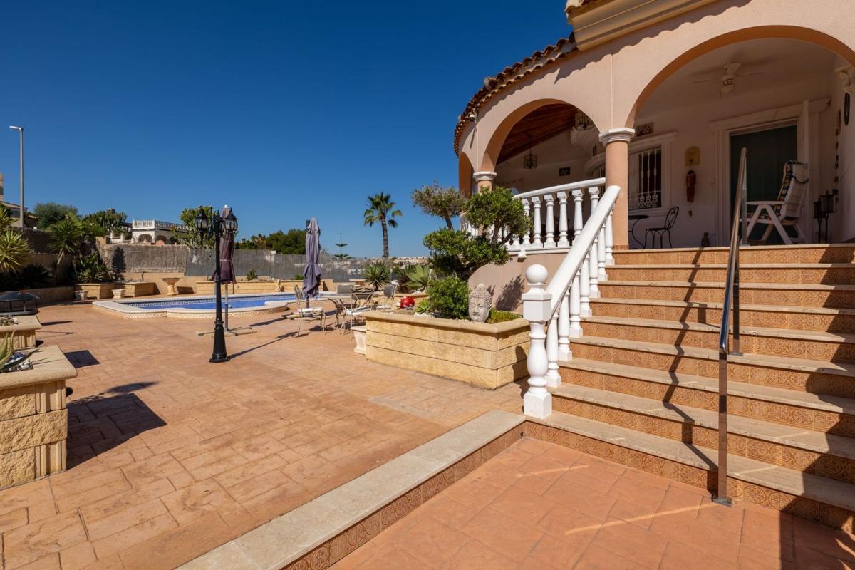 Properties for sale and rent in Spain photo 5