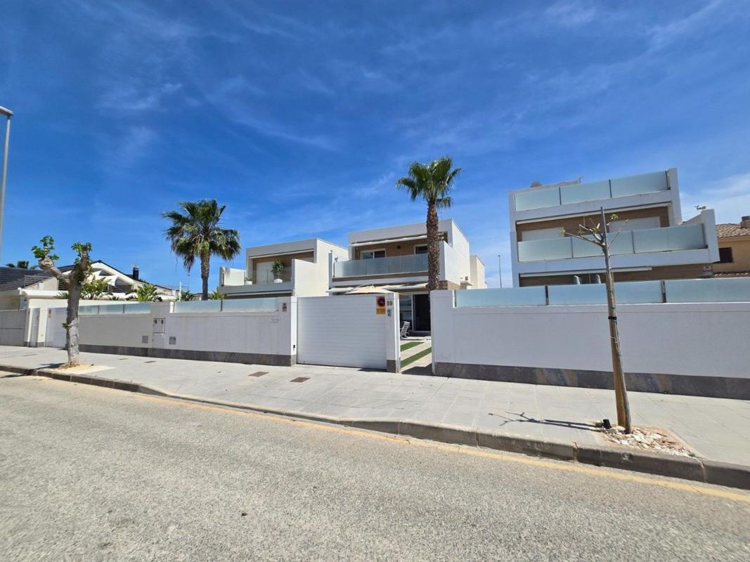 Venta de chalet independiente en Casa o chalet en Zona Pueblo, Pilar de la Horadada, Pilar de la Horadada
 photo 2