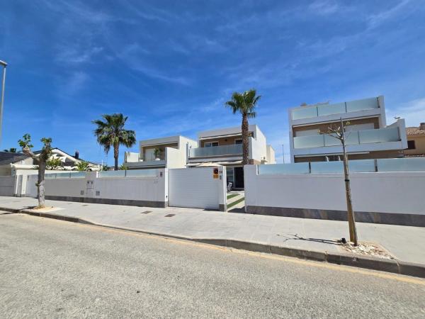 Chalet independiente en venta en Casa o chalet en Zona Pueblo, Pilar de la Horadada, Pilar de la Horadada
thumbnail 2