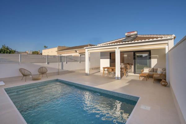 Chalet pareado en Calle Strauss, La Siesta - El Salado - Torreta, Torrevieja photo 1