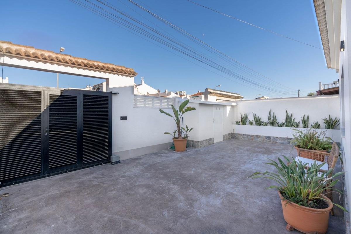 Properties for sale and rent in Spain photo 3