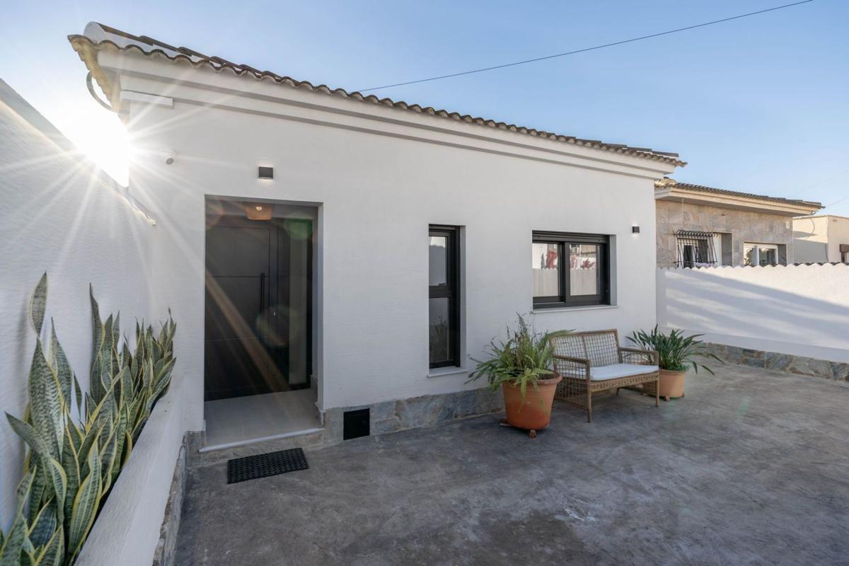 Properties for sale and rent in Spain photo 5