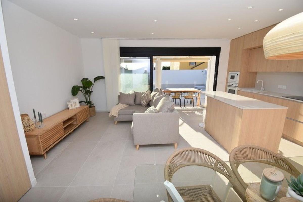 Venta de chalet independiente en Casa o chalet en La Siesta - El Salado - Torreta, Torrevieja, Torrevieja
photo 5