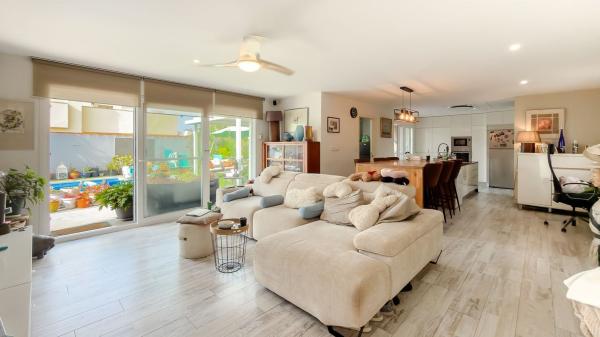 Частный шале на продаже в Casa o chalet en Calle Jorge Manrique, 77, La Siesta - El Salado - Torreta, Torrevieja, Торревьеха thumbnail 2