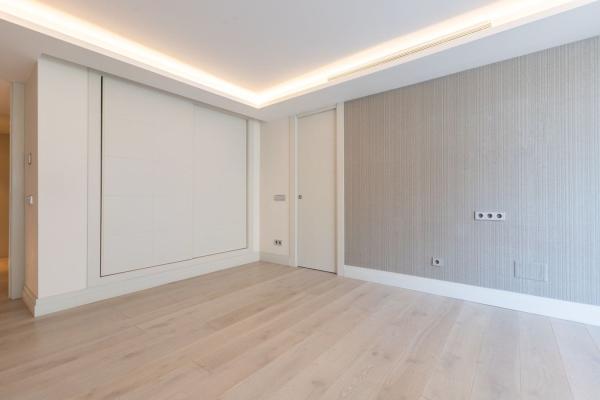 Venta de piso en Piso en Playa Bajadilla-Puertos, Marbella, Marbella
thumbnail 2