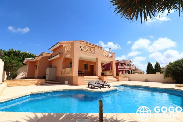 Частный шале на продаже в Casa o chalet en Calle Isla Formentera, La Fiesta, Rojales, Рохалес photo 1