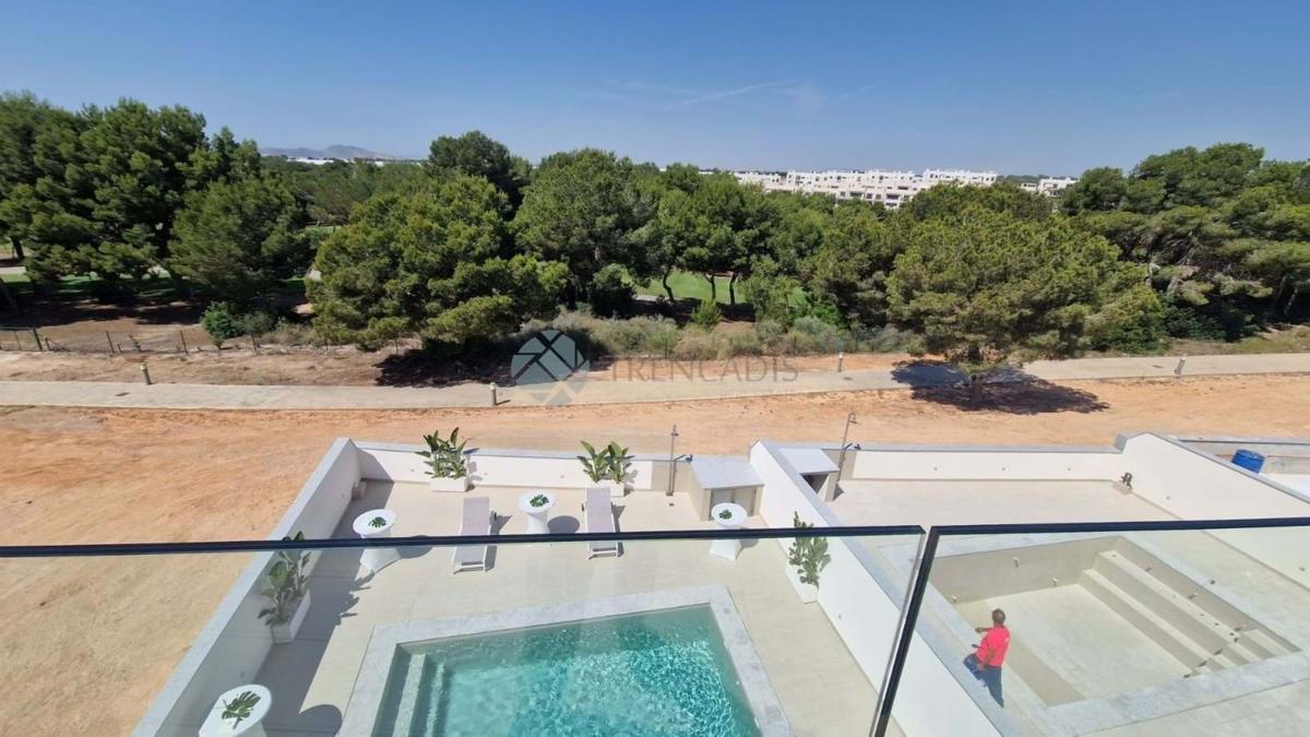 Продажа отдельного шале в  Casa o chalet en Calle Diego Borrego, Pinar de Campoverde, Pilar de la Horadada, Пилар де ла Орадада photo 5