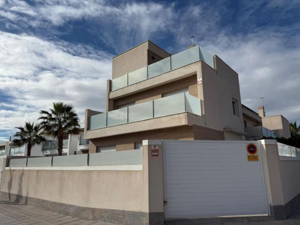 Casa o chalet independiente en Calle Numancia, Zona Pueblo, Pilar de la Horadada photo 1