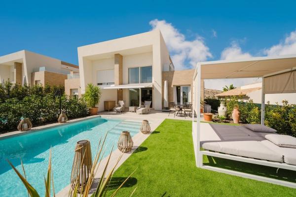 Chalet adosado en Calle Dolores, Algorfa photo 1