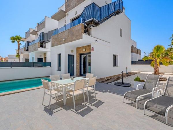 Casa o chalet independiente en Urbanizacion Coral 2-el, La Siesta - El Salado - Torreta, Torrevieja photo 2