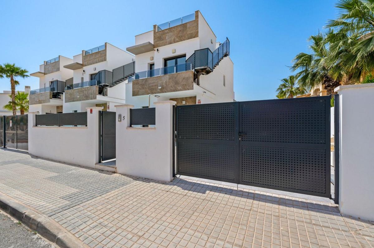 Properties for sale and rent in Spain photo 2