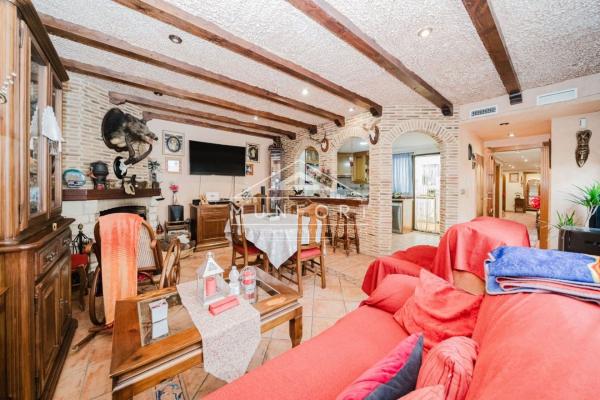 Частный шале на продаже в  Casa o chalet en Zona Pueblo, Guardamar del Segura, Гуардамар-дель-Сегура photo 4