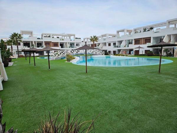 Casa o chalet independiente en Calle Polonia Bal, 9, Los Balcones - Los Altos del Edén, Torrevieja thumbnail 3