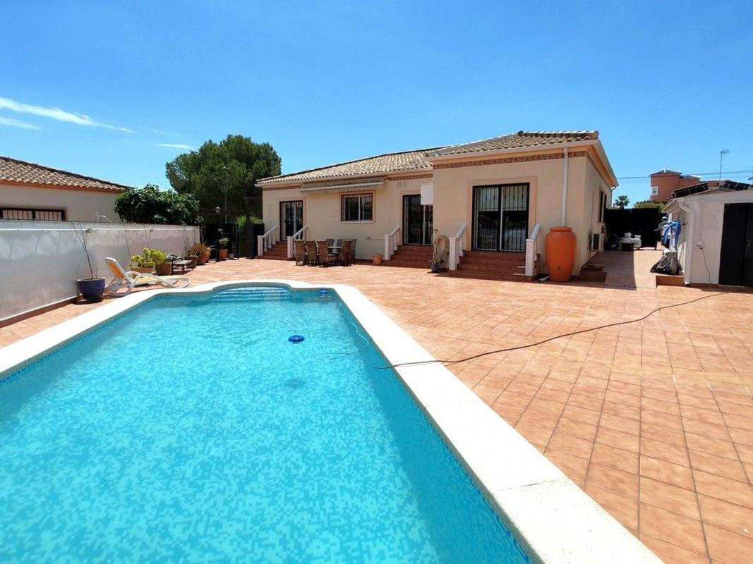 Propiedades en venta y alquiler en España photo 2