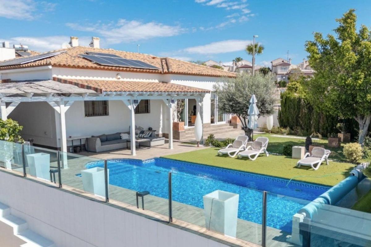 Properties for sale and rent in Spain photo 1