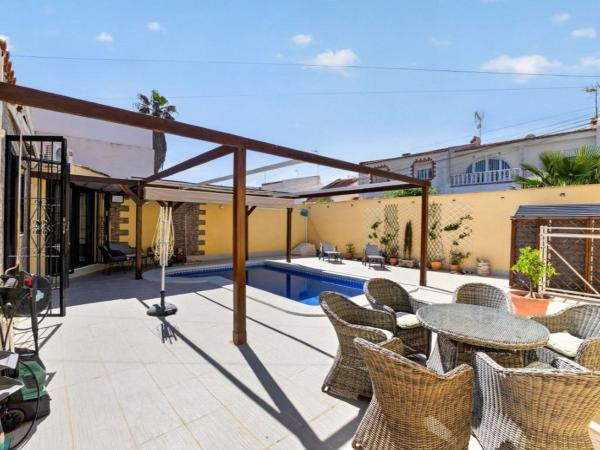 Casa o chalet independiente en Avenida de las Gaviotas, 52, Nueva Torrevieja, Torrevieja photo 1
