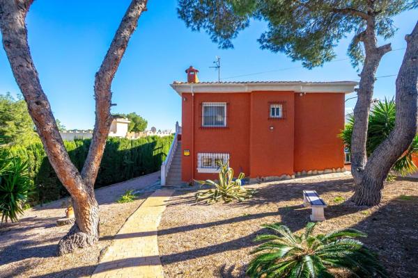 Casa o chalet independiente en Avenida Elche Bal, 41, Los Balcones - Los Altos del Edén, Torrevieja thumbnail 2