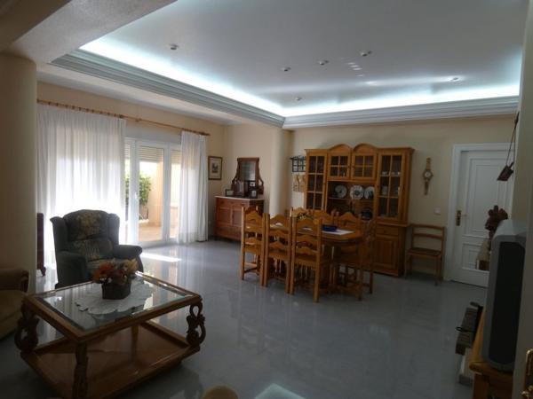Частный шале на продаже в Casa o chalet en Almoradí, Алморади photo 1