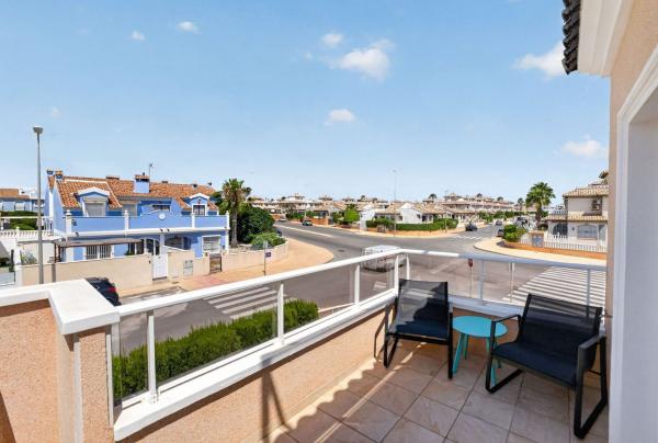 Casa o chalet independiente en Calle Calpe s/n, Los Balcones - Los Altos del Edén, Torrevieja photo 1