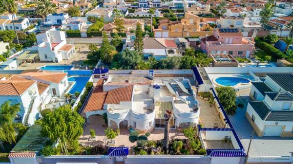 Casa o chalet independiente en Calle Pablo Neruda, 28, La Siesta - El Salado - Torreta, Torrevieja photo 2
