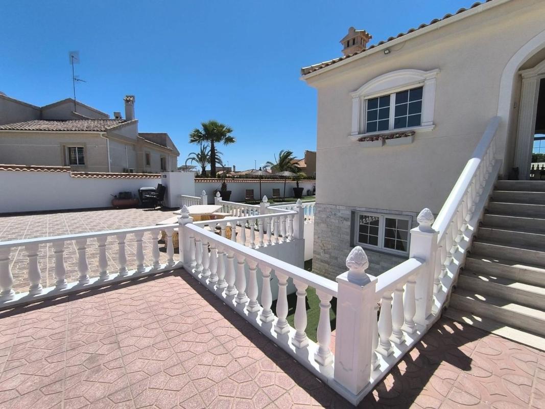 Properties for sale and rent in Spain photo 5