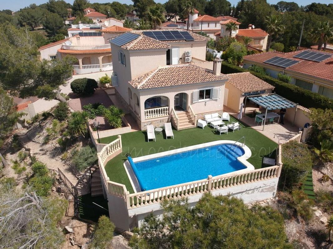 Properties for sale and rent in Spain photo 2